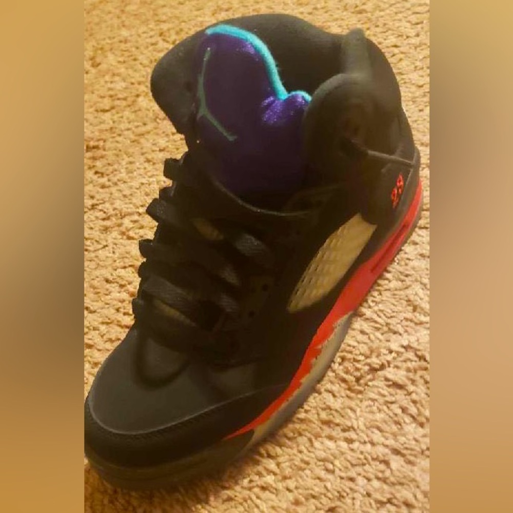 Slightly used Jordan 5’s Retro Top 3